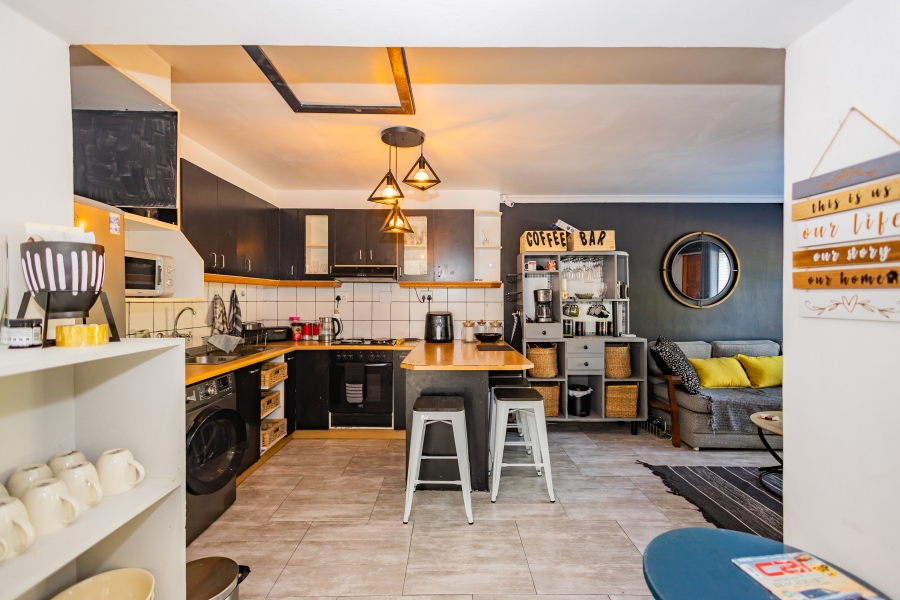 2 Bedroom Property for Sale in Oakglen Western Cape